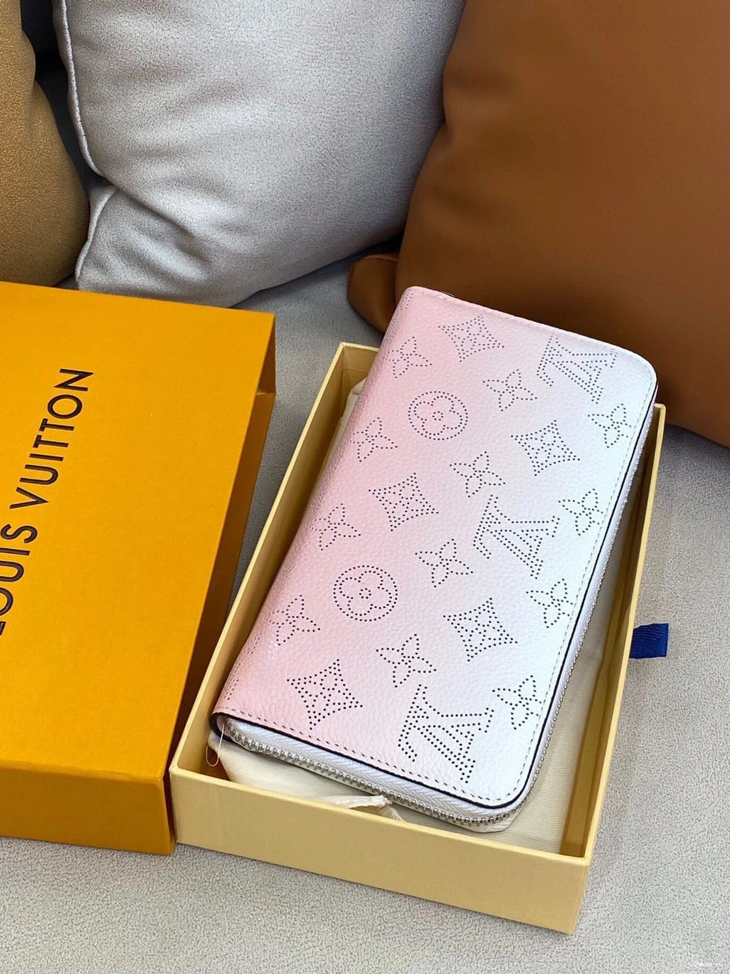 LOUIS ZIPPY WALLET VUITTON 0711